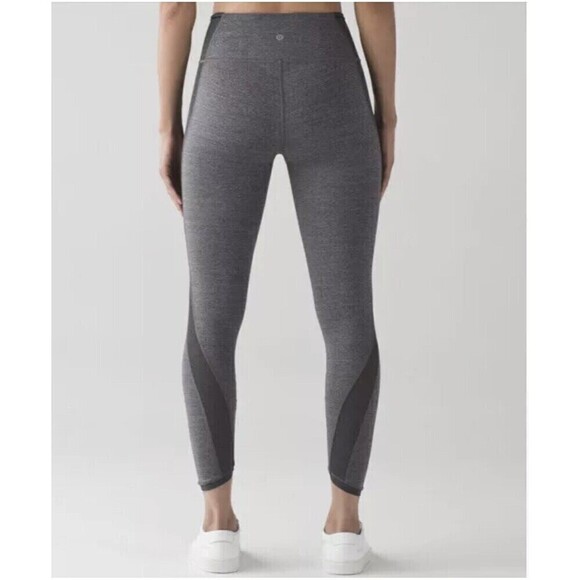 Lululemon Featherlight Tight 7/8 Leggings Size 4 Athletic Workout Athleisure Run - Picture 2 of 3